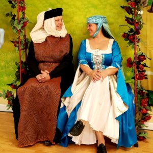 horse's branle medieval ladies